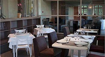 Logis Hotel Le Prieure Des Gourmands Шатобриан Экстерьер фото
