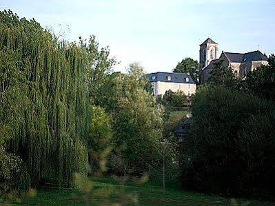 Logis Hotel Le Prieure Des Gourmands Шатобриан Экстерьер фото