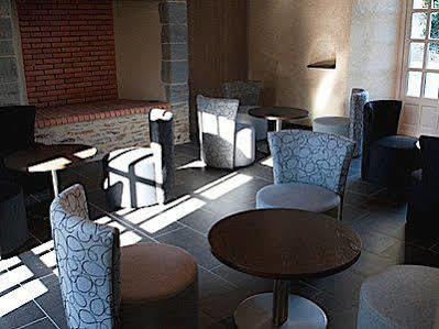 Logis Hotel Le Prieure Des Gourmands Шатобриан Экстерьер фото